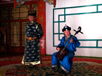 モンゴル民族舞踊コンサート 不思議な声で歌っていました 