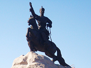 スフバートル像　1921年モンゴル革命の指導者のひとり